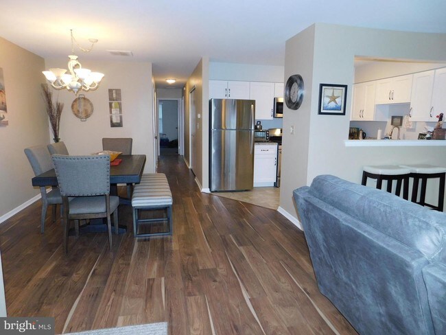 Building Photo - 104 Yellowwood Ct