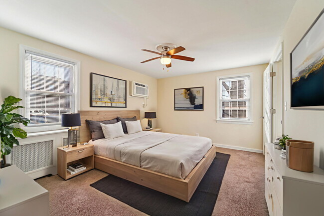 Building Photo - Riverview Gardens