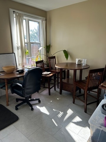 Building Photo - 314 W Main St