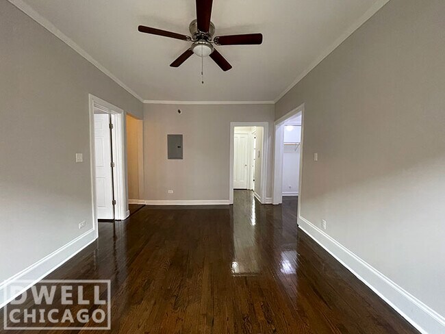 Foto del edificio - 1355 W Touhy Ave