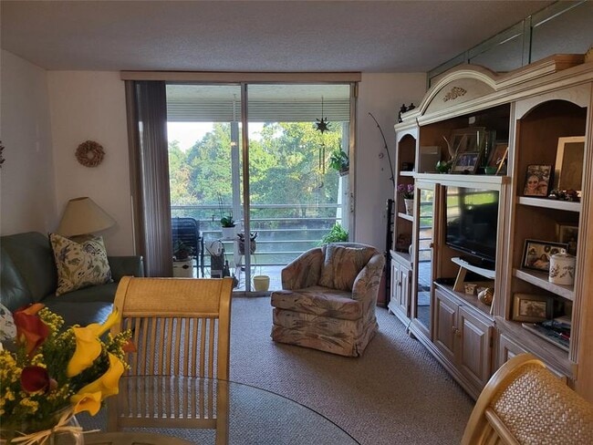 Building Photo - 9070 Lime Bay Blvd