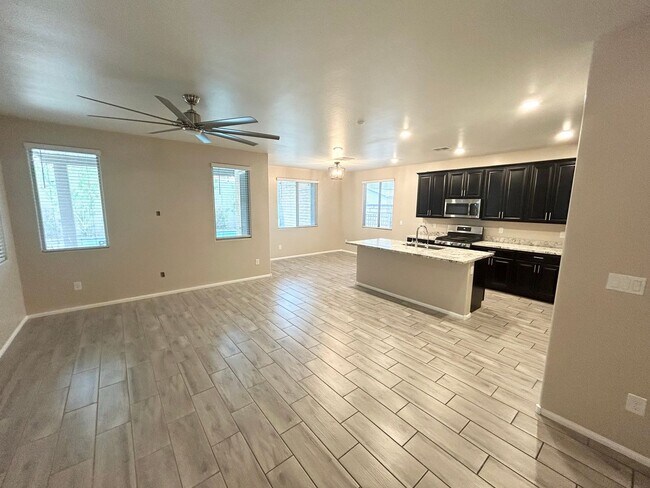 Foto del edificio - 3/BD 2.5/BA Bright & Stylish Mountain’s Ed...