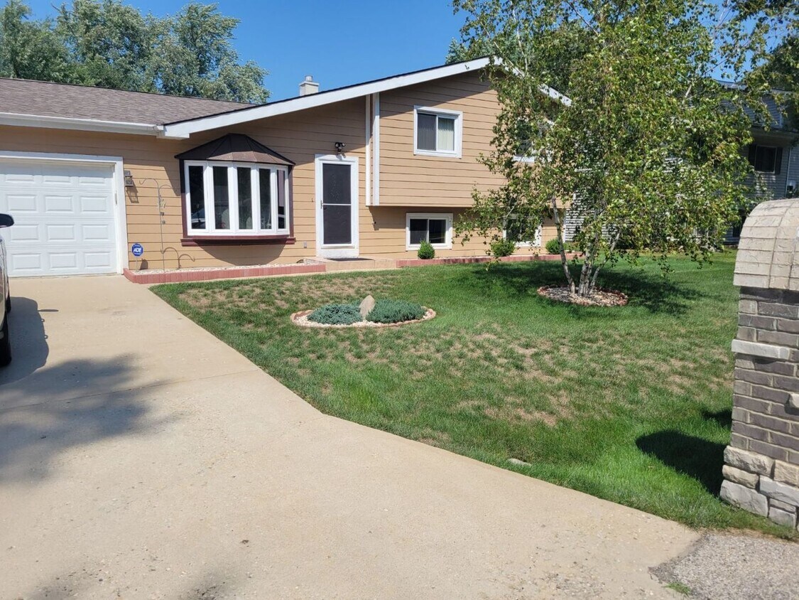 Primary Photo - 1108 Quincy Ave