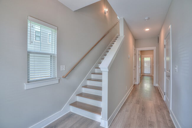 Building Photo - 175 Stonecrest Dr