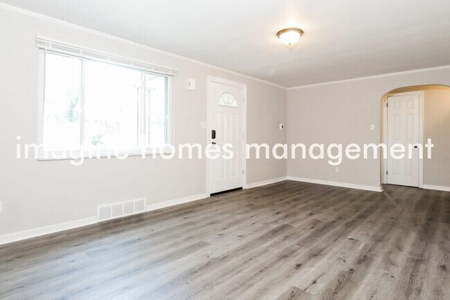 Building Photo - 2513 Holly Drive