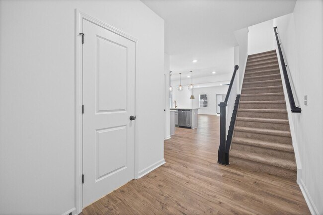 Foto del edificio - Stunning 3-bed, 2.5 bath townhome in Penley Place of Clover!