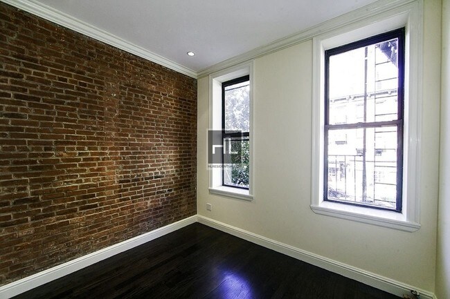 Building Photo - Large One Bedroom on the Upper East Side