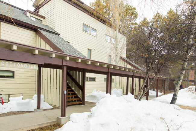 Building Photo - 3655 Teton Dr