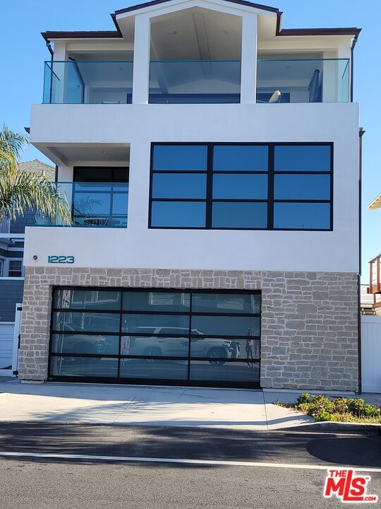 Building Photo - 1223 E Balboa Blvd