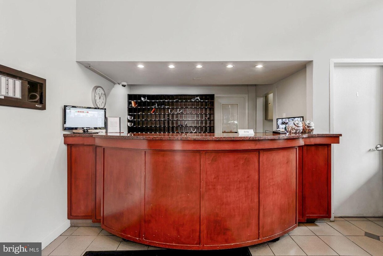 Foto principal - 1601 18th St NW