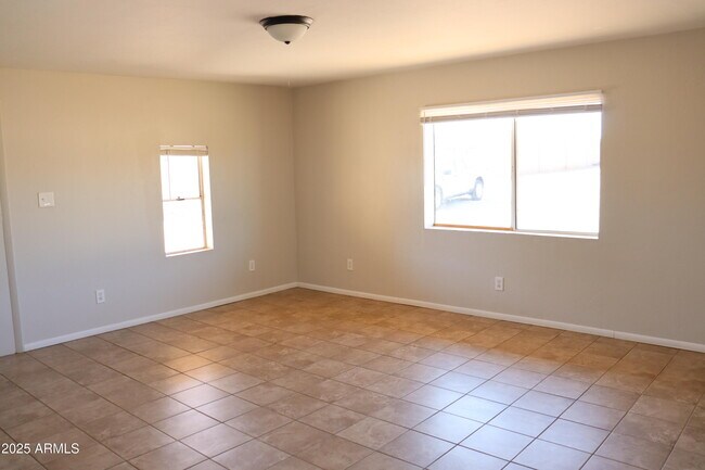 Foto del edificio - 1052 Chaparral Cir