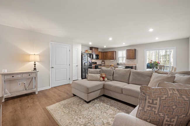 Building Photo - 71 Southwind Dr