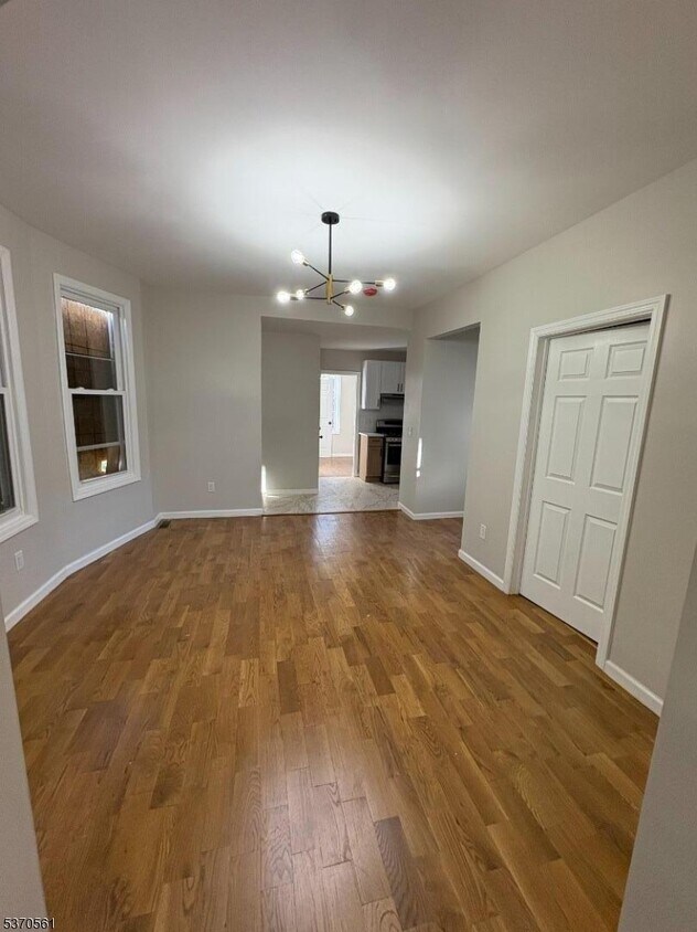 Foto principal - 89 Armstrong Ave