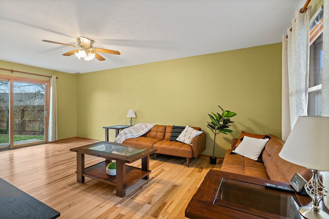 Building Photo - 2422 Cedar Crest Dr