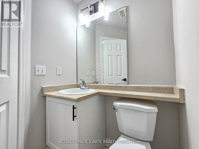 Building Photo - 83 Checkerberry Crescent