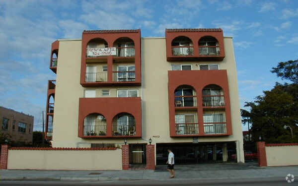 Primary Photo - 420 NW 12th Ave