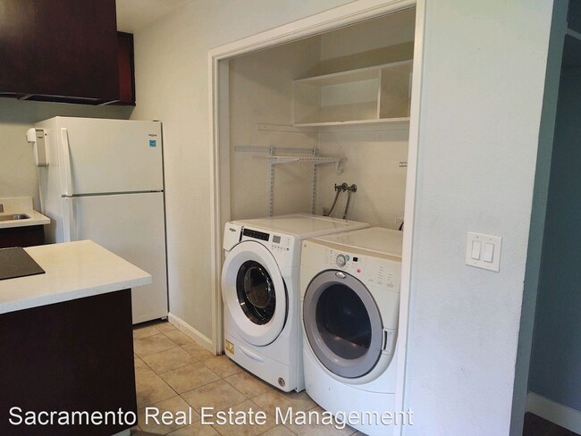 Building Photo - 1 br, 1 bath House - 9149 Newhall Drive Un...