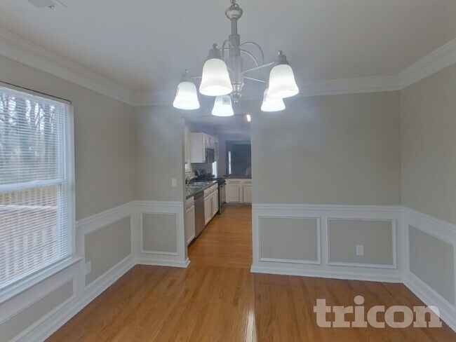 Building Photo - 212 Blue Grass Terrace