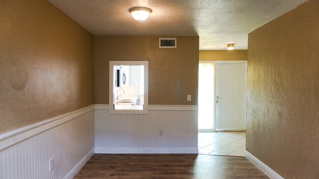 Building Photo - 711 SW 75th St