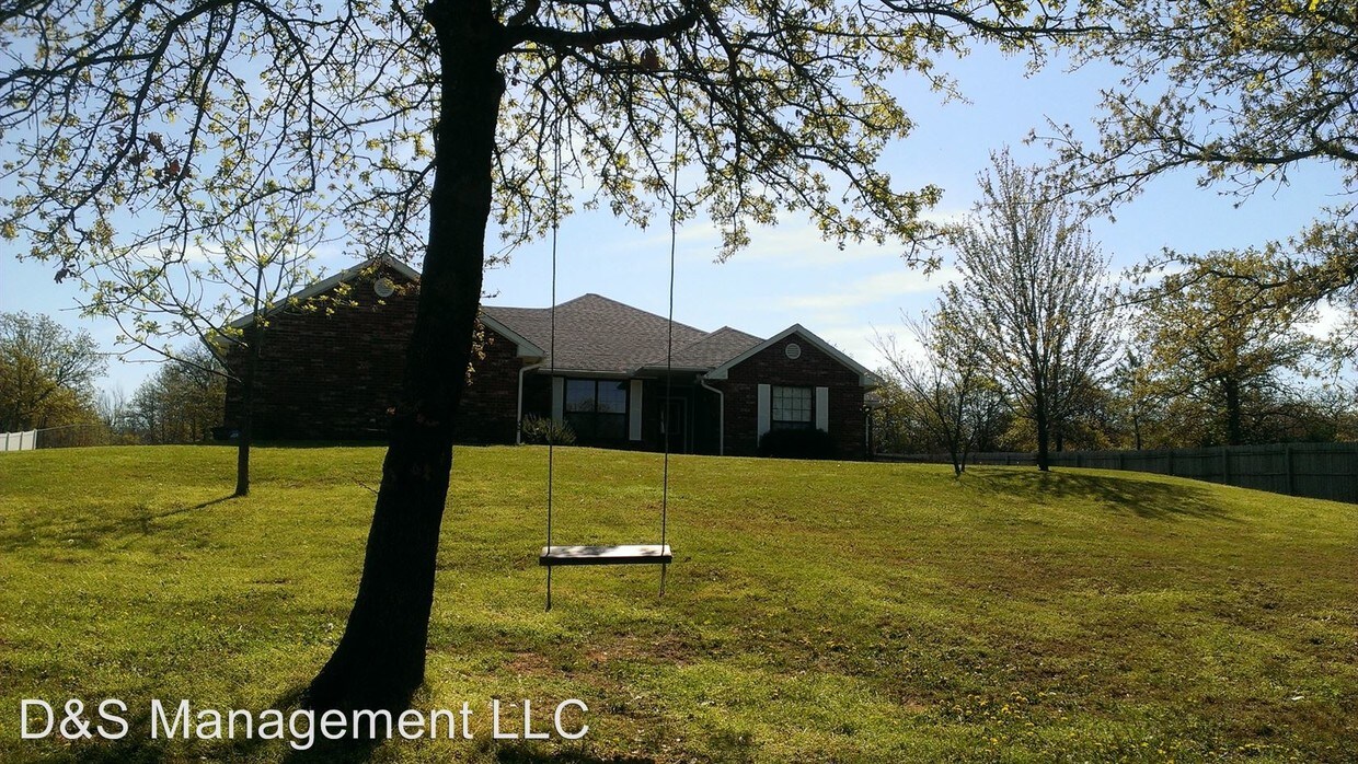 Primary Photo - 5 br, 3 bath House - 13400 Hedy Avenue