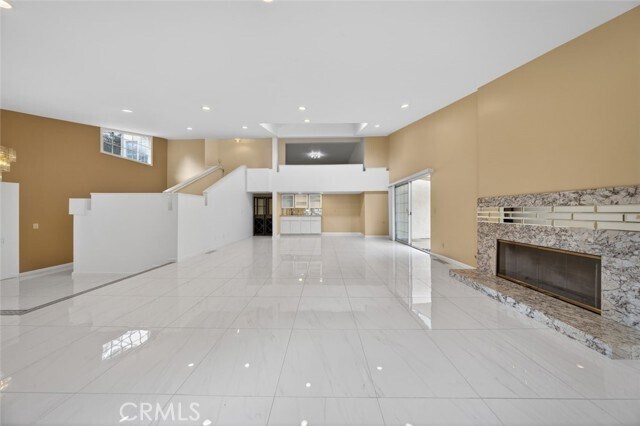 Foto del edificio - 2255 E Chevy Chase Dr