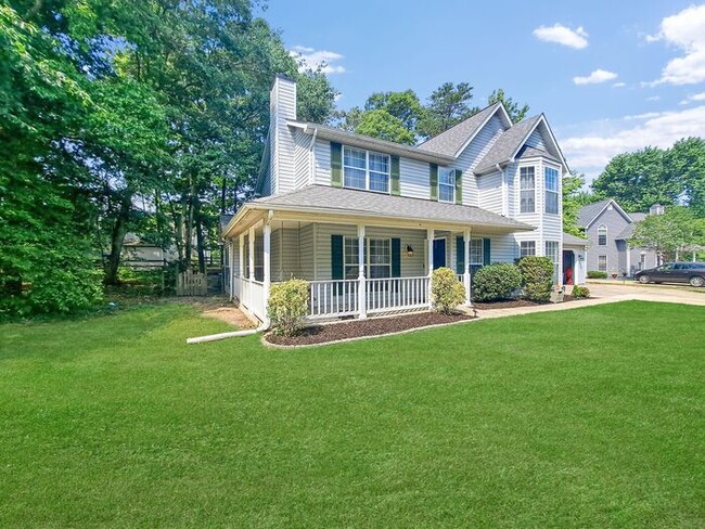 Building Photo - Beautiful Victorian Style 2-Level Home in ...