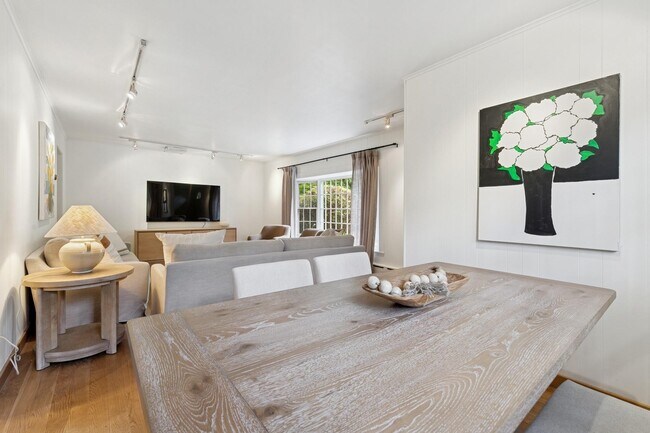 Foto del edificio - 14 Cooper Ln