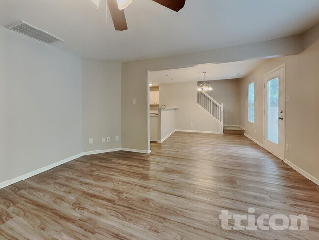 Foto del edificio - 843 Bitting Hall Cir