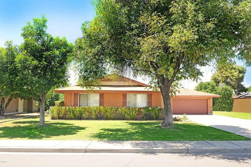 Foto principal - 3244 S Evergreen Rd