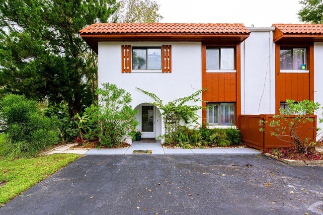 Building Photo - 2057 Oak Meadow Cir