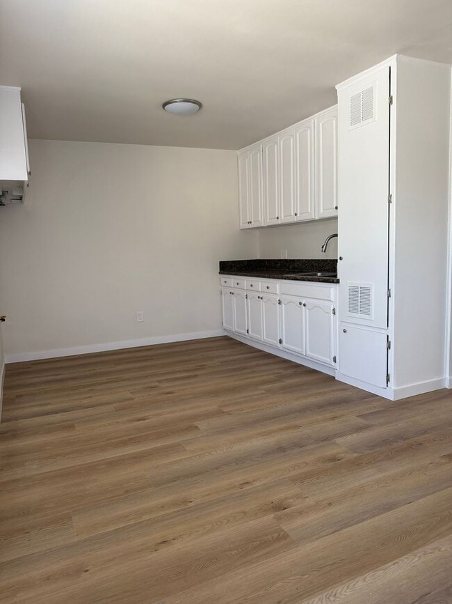 Photo - Makee Ave Apartment