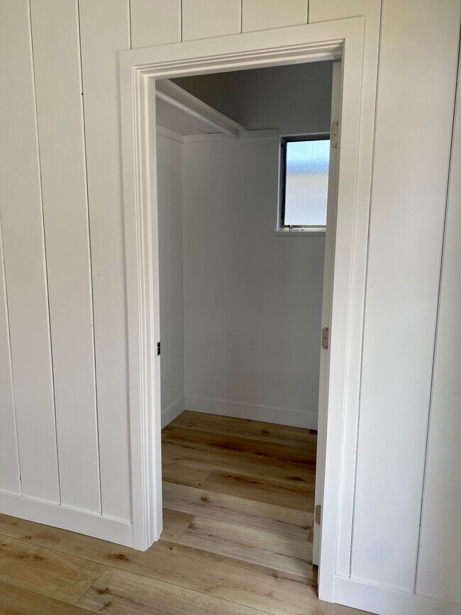 Foto del edificio - 945 E 67th St