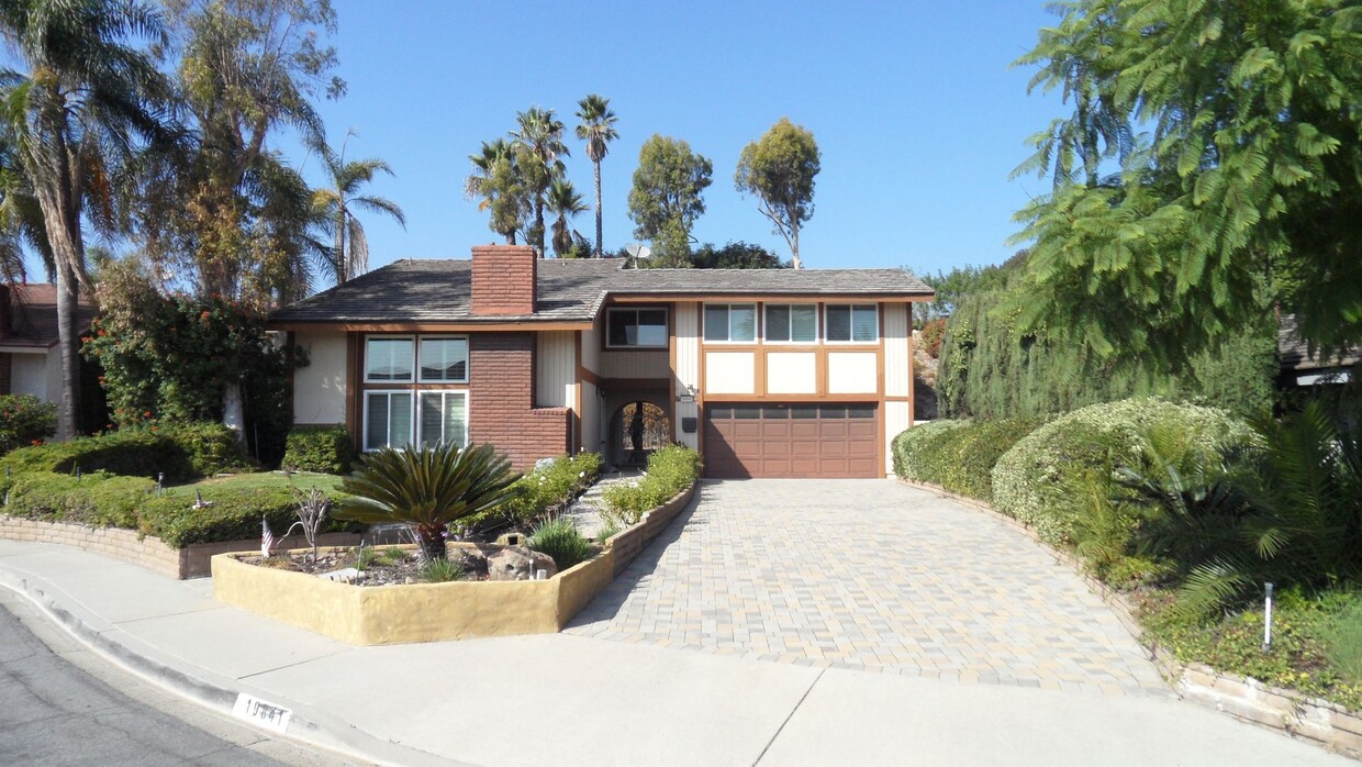 Foto principal - POOL HOME 4BR, 2.5BA, Yorba Linda, Cul-de-...