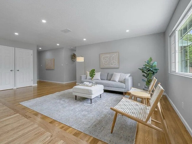 Building Photo - 2448 Mahan Way