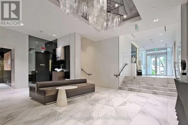 Building Photo - 6 Parkwood Ave