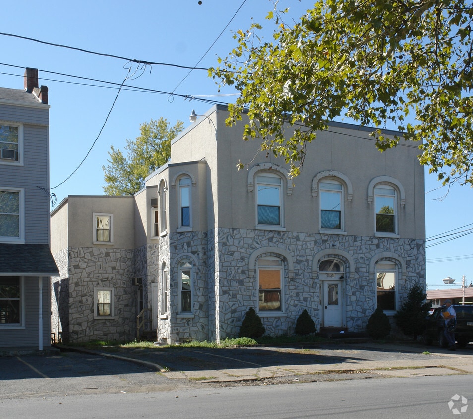 Primary Photo - 531 Pine St