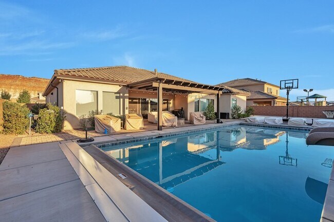 Building Photo - 4038 S Sweet Escape Dr