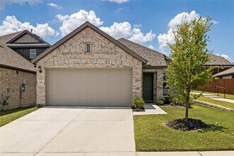 Building Photo - 1801 Hazer Ln