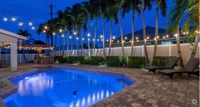 Building Photo - 6400 Revelle Cir S