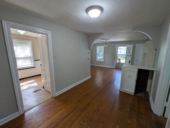 Foto del edificio - Single Family Charmer in Jennings - Sectio...