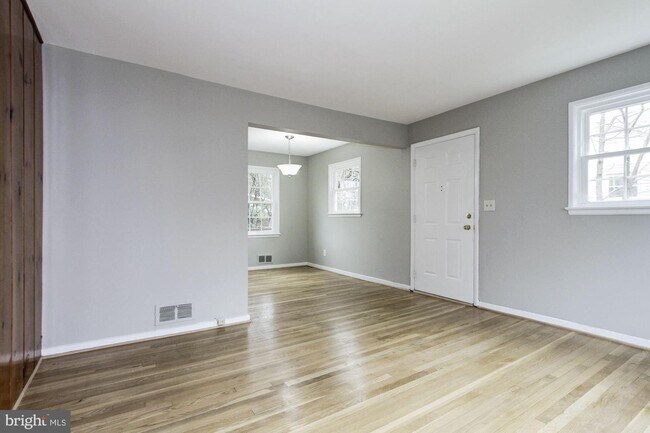 Foto del edificio - 12038 Claridge Rd