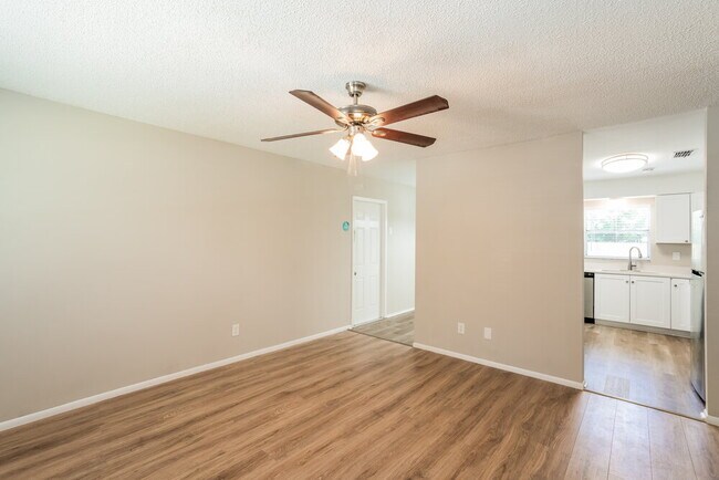 Foto del edificio - 6415 4th Ave NE
