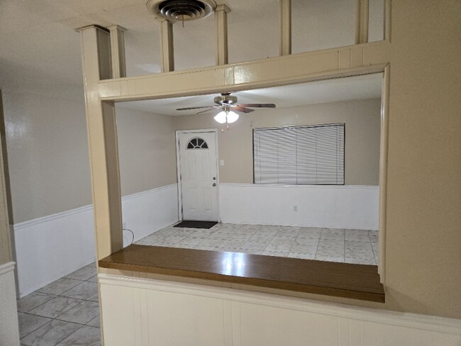 Foto del edificio - 428 Holy Cross Pl