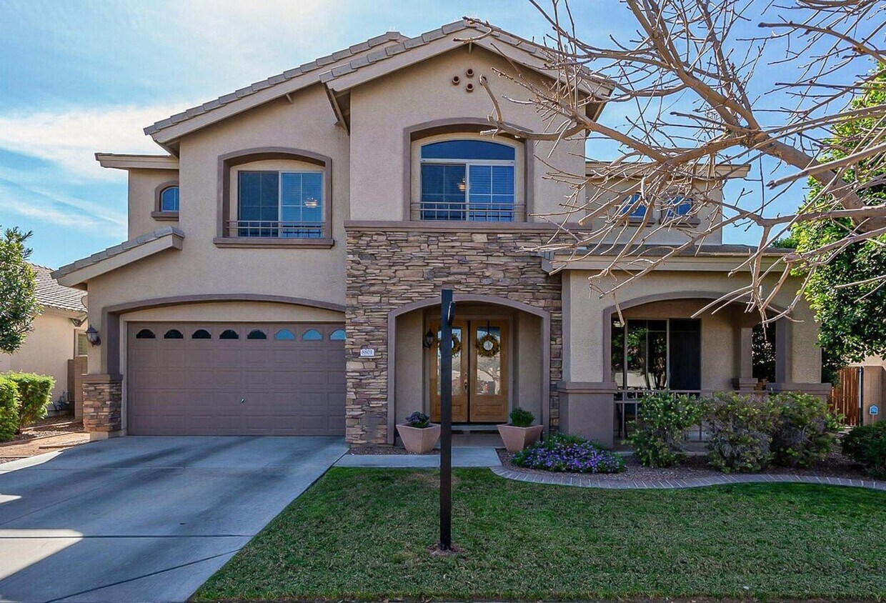 Foto principal - Coming Soon!! Gorgeous Fully Furnished 6 b...
