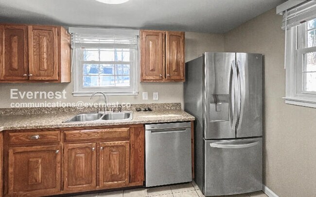 Foto del edificio - 4646 Evansdale Rd