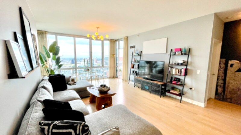 Foto principal - 1629 S Prairie Ave