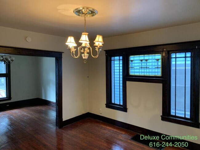 Foto del edificio - 749 Jackson St NW
