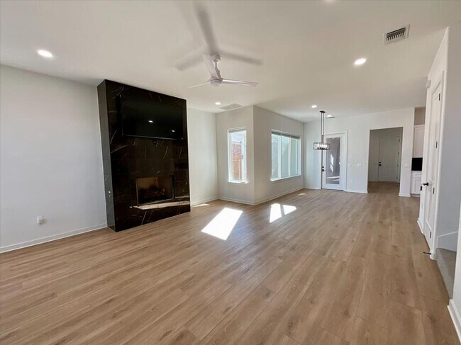 Foto del edificio - 12016 Savannah Ave