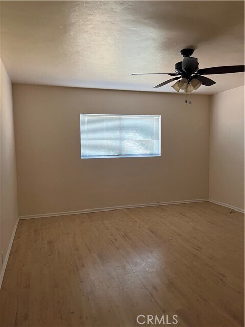 Foto del edificio - 12440 Elliott Ave