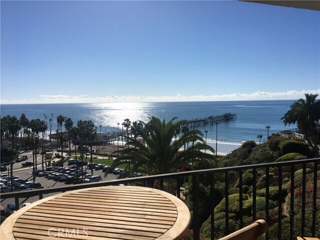 Foto del edificio - 411 Avenida Granada